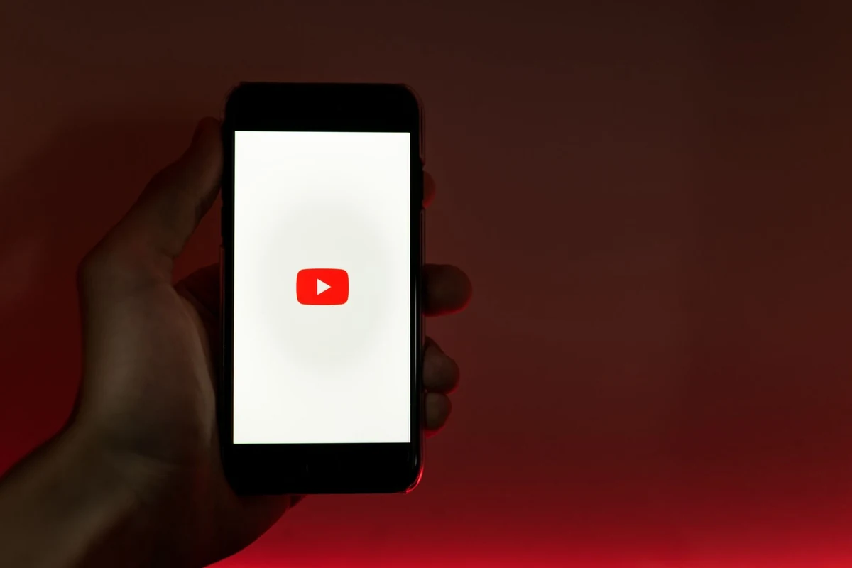 Minh họa trực quan cho dịch vụ Tăng View YouTube Shorts Chuyên Nghiệp Tự Động 24/7 tại BuffFollow360