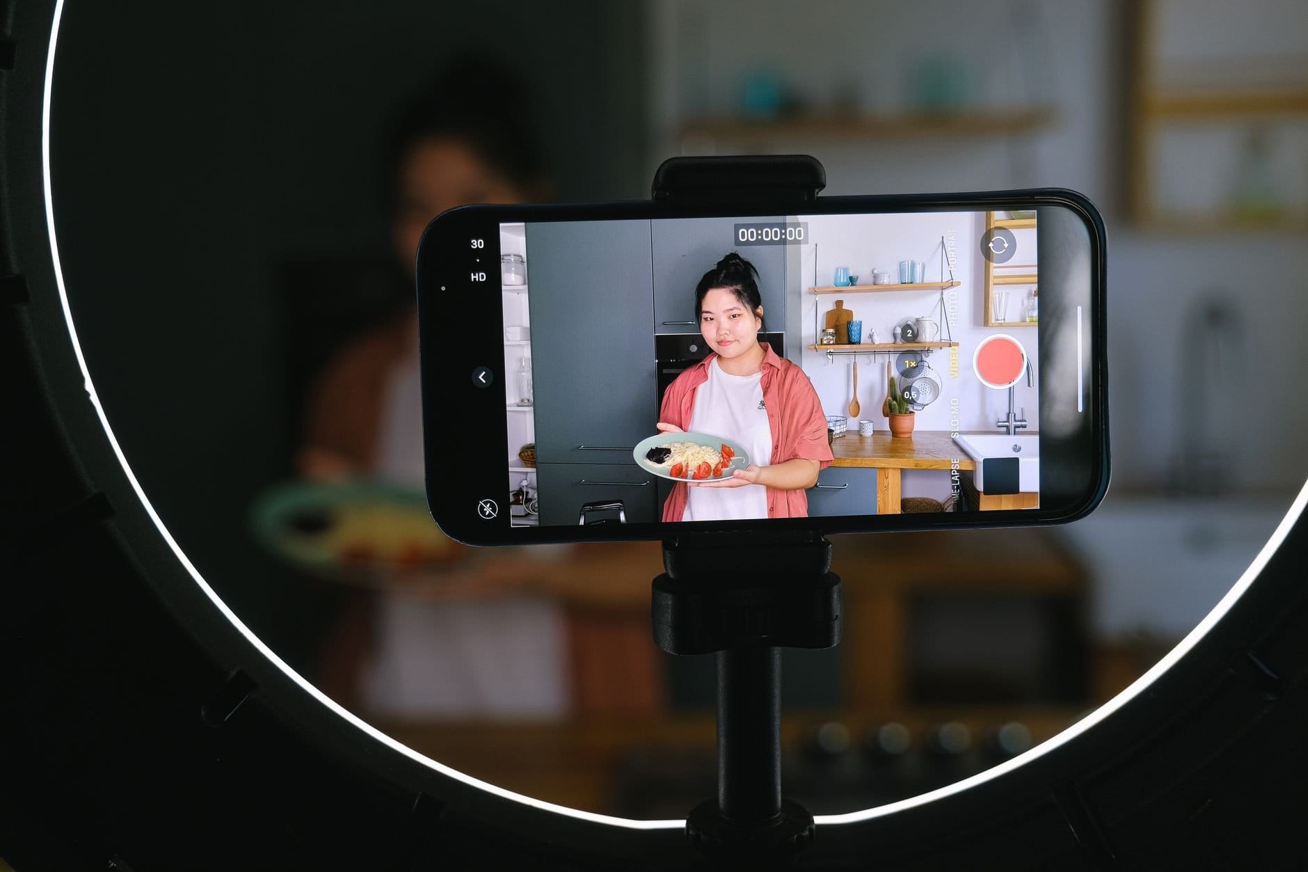 Tăng comment TikTok tự nhiên tránh spam - quay tutorial bằng điện thoại