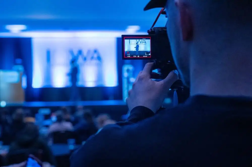Dịch vụ tăng mắt xem livestream facebook giá rẻ tự động với thiết bị quay chuyên nghiệp