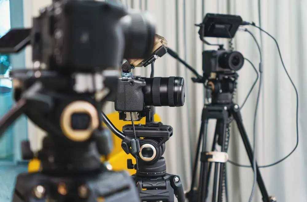 Camera quay livestream chất lượng cao trong studio phục vụ tăng mắt xem facebook