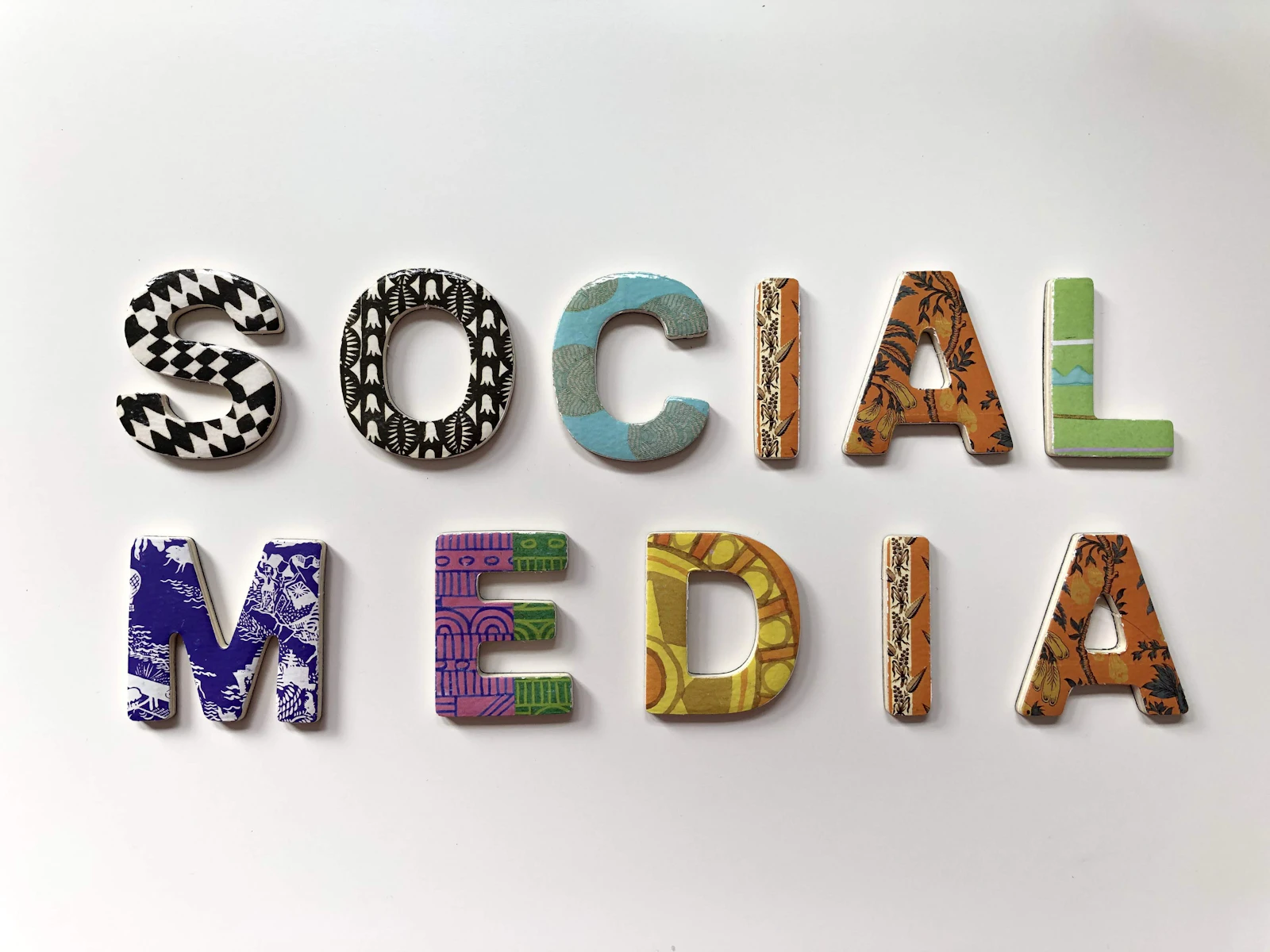 Theo dõi biến động follower Instagram qua từng mốc thời gian