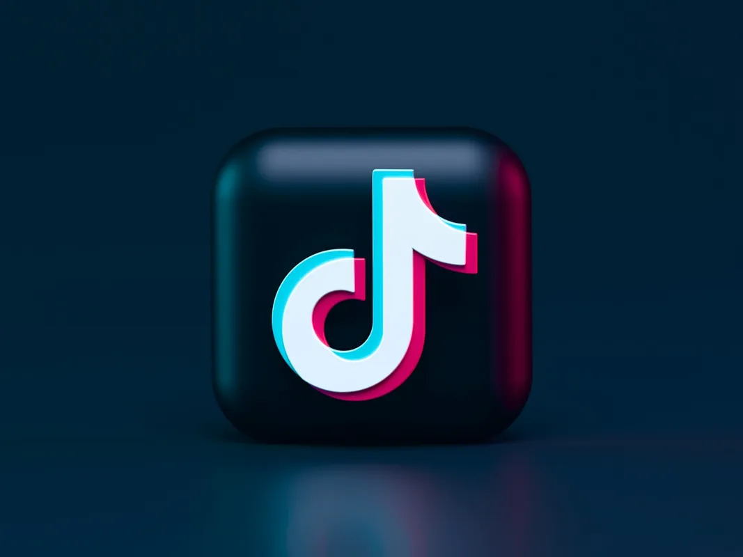 Ứng dụng TikTok với biểu tượng chủ đề video ngắn