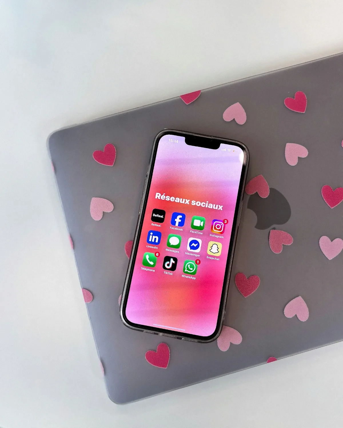 Ứng dụng TikTok và các ứng dụng mạng xã hội trên điện thoại